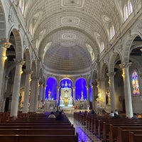 Foto diambil di Iglesia Matriz Virgen Milagrosa oleh Michael P. pada 11/15/2019