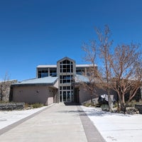 Foto tirada no(a) Mono Lake Committee Information Center and Bookstore por piroko s. em 4/27/2024