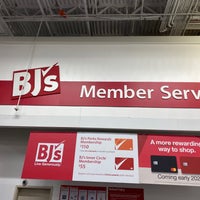 Photo taken at BJ&amp;#39;s Wholesale Club by Frank on 12/20/2022