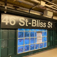 Photo taken at MTA Subway - 46th St/Bliss St (7) by Frank on 9/12/2022
