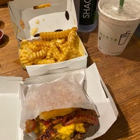 Photo taken at Shake Shack by Frank on 10/7/2022