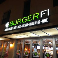 Foto tirada no(a) BurgerFi por Frank em 12/19/2021