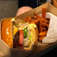 Photo taken at The Counter: Custom Built Burgers by Frank on 4/1/2019