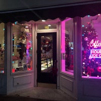 Photo taken at Little Cupcake Bakeshop by Frank on 12/3/2018