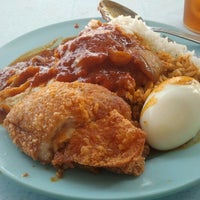 Photo taken at Lim Fried Chicken by Soo Y. on 8/9/2012