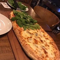 Foto diambil di Metre Pizza oleh Şebnem A. pada 9/22/2019