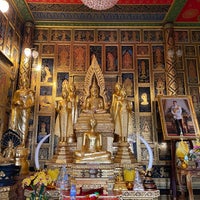 Photo taken at Wat Samphantawong by I&amp;#39;saya on 5/19/2022