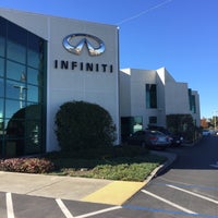 Photo taken at Peninsula INFINITI by Devans00 .. on 12/26/2015