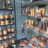 12/20/2014 tarihinde Devans00 ..ziyaretçi tarafından Portuguese Bakery'de çekilen fotoğraf