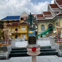 Photo taken at Wat Intharawihan by AlwaysAomm .. on 7/15/2022
