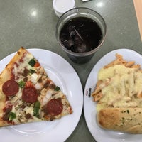 Photo taken at Sbarro by Vic Y. on 5/18/2017