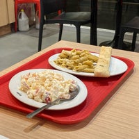 Photo taken at Sbarro by Vic Y. on 1/22/2022