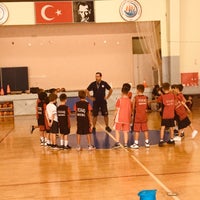 Photo taken at Bursa TOFAŞ Basketbol Okulları-Ahmet Erdem Anadolu Lisesi by Havva G. on 9/15/2019