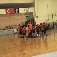 Photo taken at Bursa TOFAŞ Basketbol Okulları-Ahmet Erdem Anadolu Lisesi by Havva G. on 4/6/2019