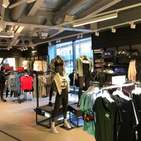 nike outlet hackney