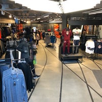 nike outlet hackney