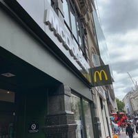 Foto tirada no(a) McDonald&amp;#39;s por Tobias F. em 9/3/2019
