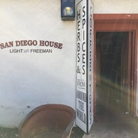 Das Foto wurde bei The San Diego House von Farouq A. am 8/26/2016 aufgenommen