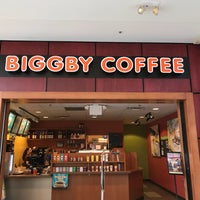 รูปภาพถ่ายที่ Biggby Coffee โดย Farouq A. เมื่อ 8/22/2017