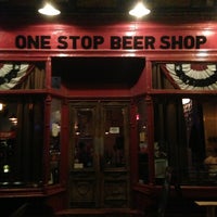 Foto tirada no(a) One Stop Beer Shop por Annie W. em 7/19/2013