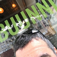 Foto tirada no(a) Buunni Coffee por Adam W. em 8/6/2017