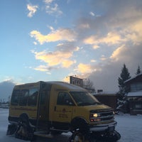 Снимок сделан в Yellowstone Vacation Tours пользователем Jamie B. 12/21/2014