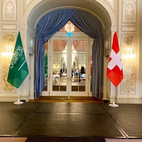 Photo taken at Bellevue Palace Bern by Feras on 5/4/2023