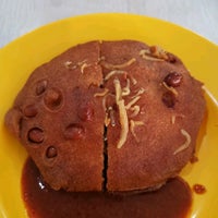 Photo taken at Fuzhou Poh Hwa Oyster Cake 福洲寳華蠔餅 by Lexelle d. on 10/4/2021