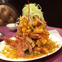 รูปภาพถ่ายที่ Fishman Lobster Clubhouse Restaurant 魚樂軒 โดย Sichao W. เมื่อ 12/30/2017