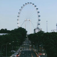 Photo taken at Singapore Flyer Gifts by Voltaire I. on 12/12/2016