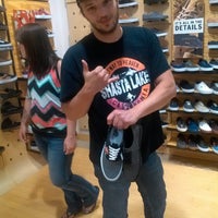 vans store valley river center