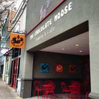 11/18/2012 tarihinde Jeni B.ziyaretçi tarafından The Chocolate Moose Bakery &amp; Cafe'de çekilen fotoğraf