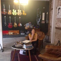4/15/2017にAnna V.がHeadbanger rare guitarsで撮った写真