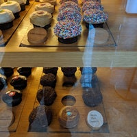 Photo taken at Sprinkles New York - Brookfield Place by Michael on 2/1/2019