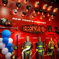 รูปภาพถ่ายที่ FDNY Fire Zone โดย Michael เมื่อ 7/11/2022