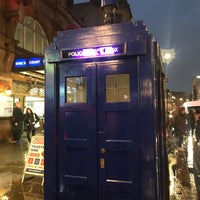 Photo taken at Earls Court Police Box by Sooz on 3/8/2019