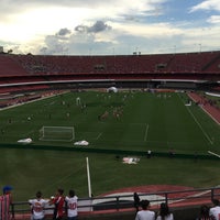 Photo taken at Estádio Cícero Pompeu de Toledo (Morumbi) by Tony H. on 5/22/2016