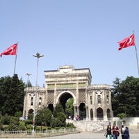 Photo taken at Beyazıt Square by KEN🌀N EK$!🌀GLU . on 5/21/2013
