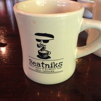 Photo prise au Beatniks Coffee House &amp;amp; Breakfast Joint par Shea A. le9/16/2014