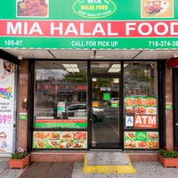 Foto scattata a Mia Halal Food da Mia Halal Food il 5/25/2017