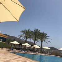 Photo taken at Oceanic Khorfakkan Resort &amp; Spa by Александра А. on 4/24/2022