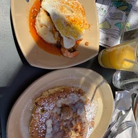 Photo taken at Snooze, an A.M. Eatery by Ashley W. on 5/12/2019