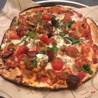 Снимок сделан в Pieology Pizzeria пользователем Alia G. 1/5/2020