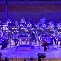 Foto diambil di Meymandi Concert Hall oleh Alia G. pada 3/18/2022
