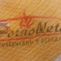Photo taken at Fornolleto Restaurante e Pizzaria by Fábio N. on 1/8/2015