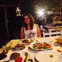 Снимок сделан в Sarnıç Restaurant пользователем Yeliz A. 7/10/2015