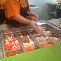 5/2/2013에 Kristal K.님이 Fourleaf Chopped Salads에서 찍은 사진