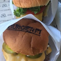 รูปภาพถ่ายที่ BurgerFi โดย Chris เมื่อ 12/19/2018