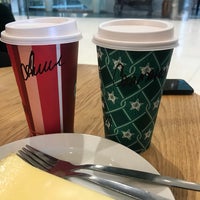 Photo taken at Starbucks by Aliya S. on 11/30/2018
