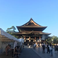 Photo taken at Zenkoji Temple by じゃむちの @. on 10/8/2017